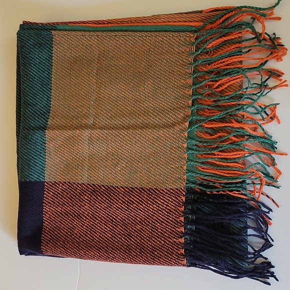 NWOT Women's Long Scarf - Picture 11 of 11